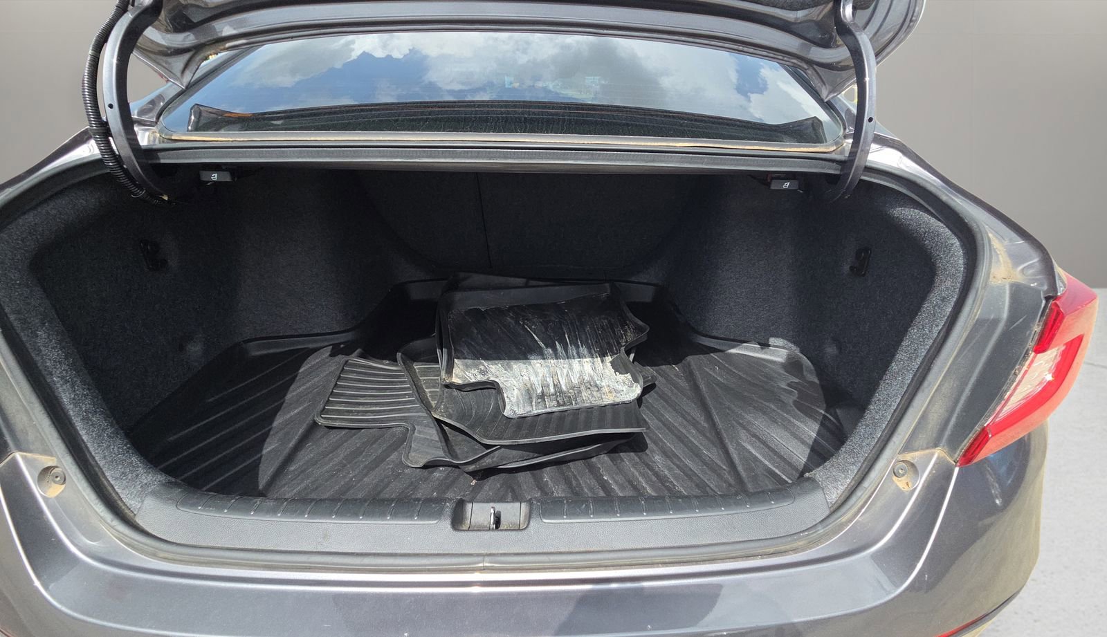 Used 2018 Honda Accord EX-L image 13