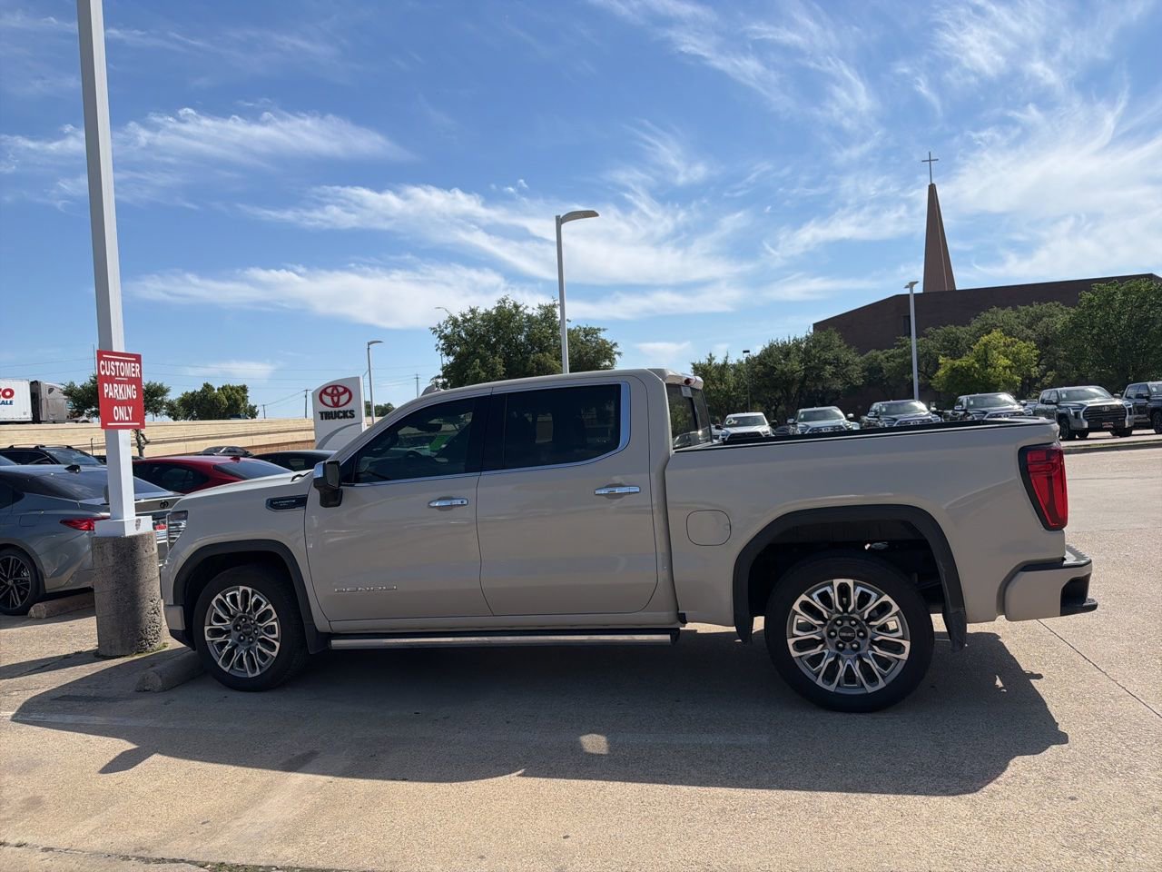Used 2026 GMC Sierra 1500 Denali Ultimate AWD/4WD image 8