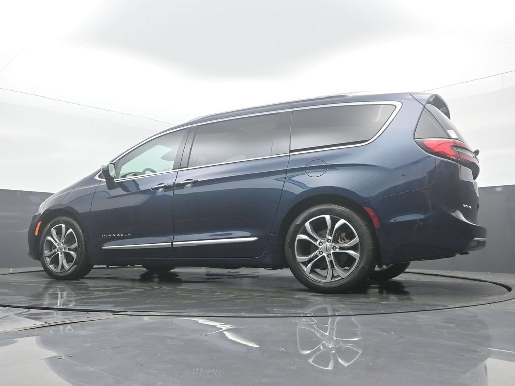 Used 2024 Chrysler Pacifica Pinnacle FWD image 46
