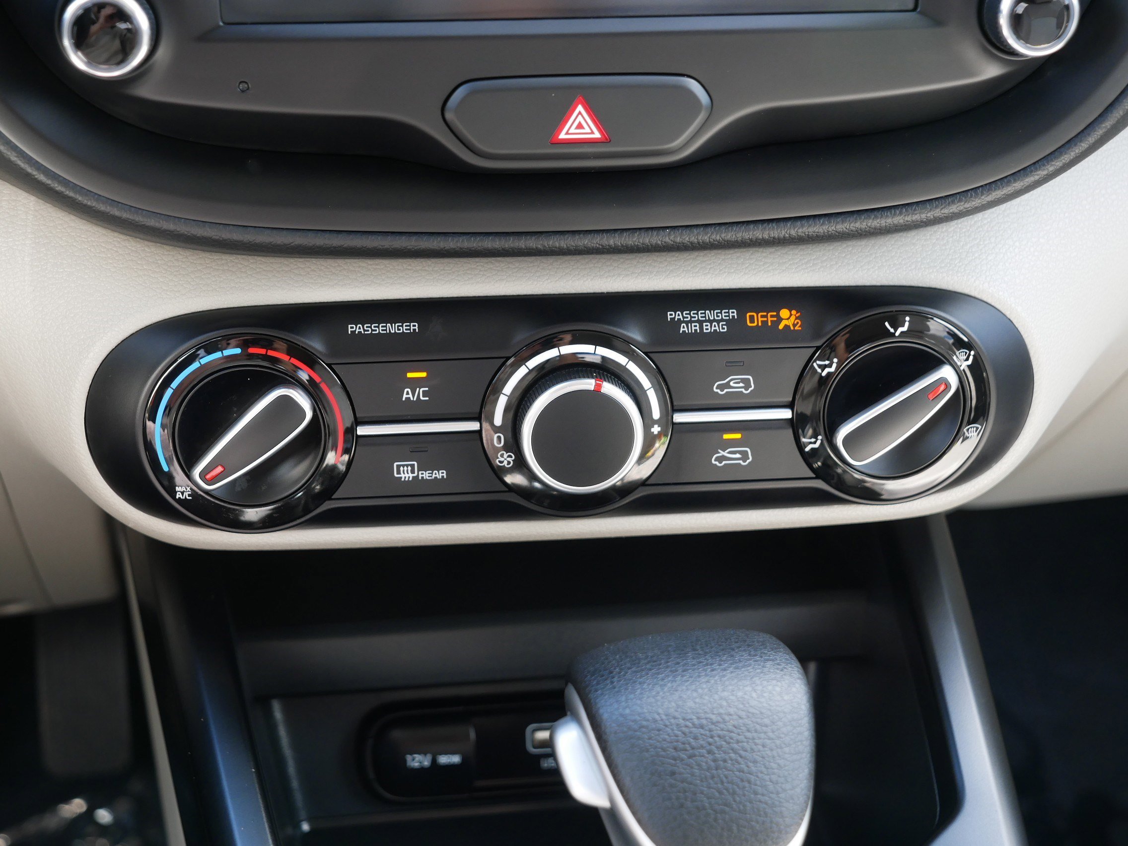 Certified 2025 Kia Soul LX FWD image 23