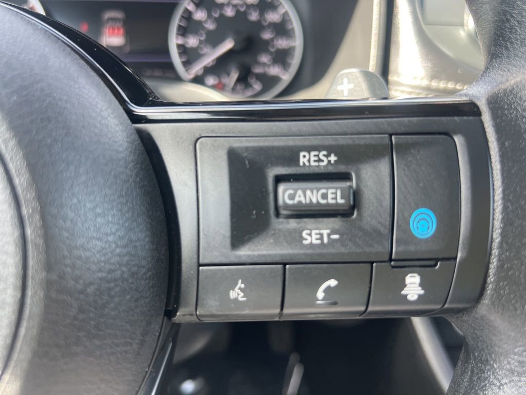 Used 2023 Nissan Rogue SV image 35