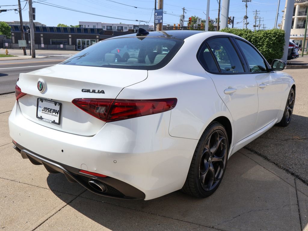 Used 2018 Alfa Romeo Giulia Ti Sport w/ Quick Order Package 22S Sport AWD/4WD image 5