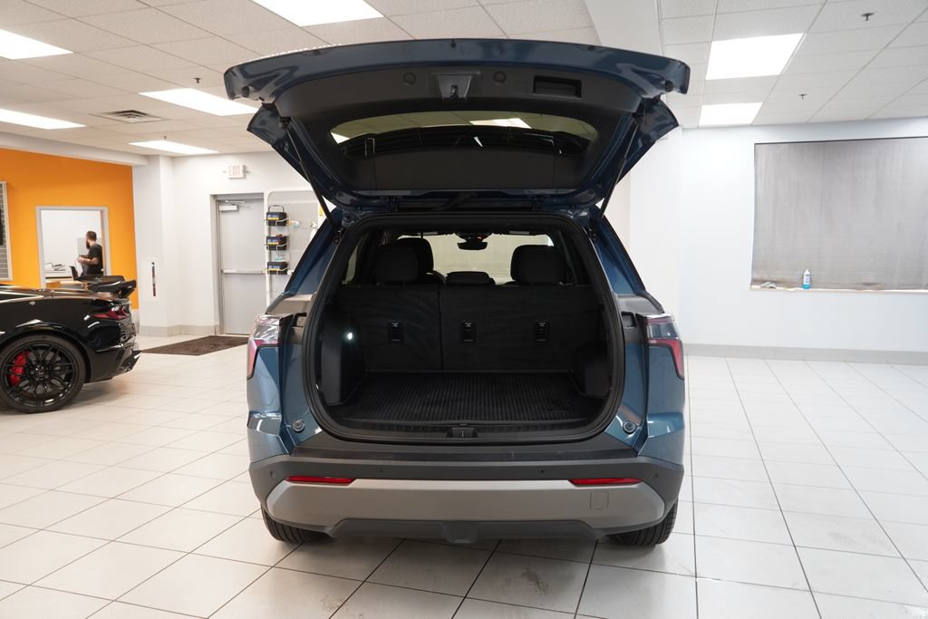 Used 2025 Chevrolet Equinox LT w/ Safety and Technology Package AWD/4WD image 9