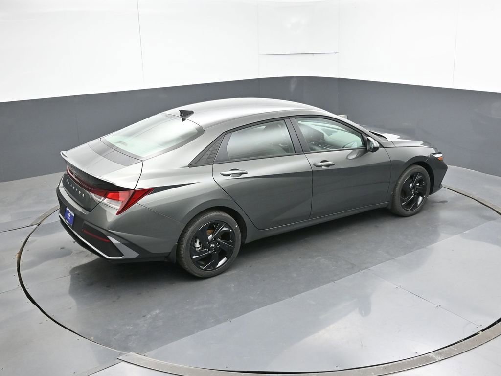 New 2026 Hyundai Elantra SEL Sport Premium FWD image 21