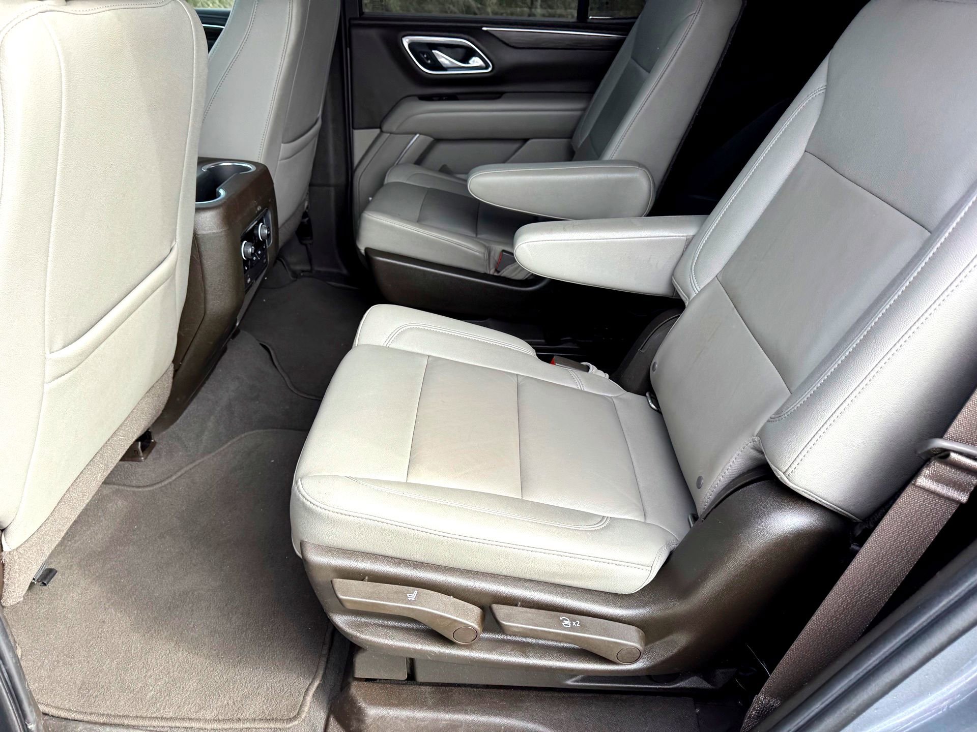 Used 2021 Chevrolet Tahoe Z71 w/ Z71 Off-Road Package image 19