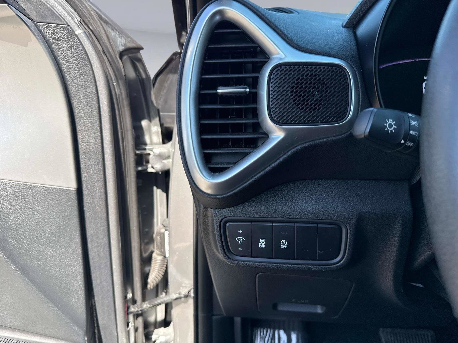 Used 2024 Kia Soul LX w/ Option Group 015 image 31