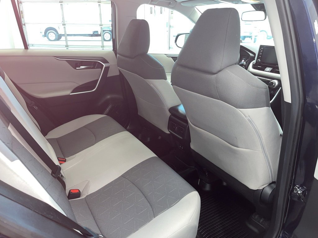 Used 2020 Toyota RAV4 XLE image 17