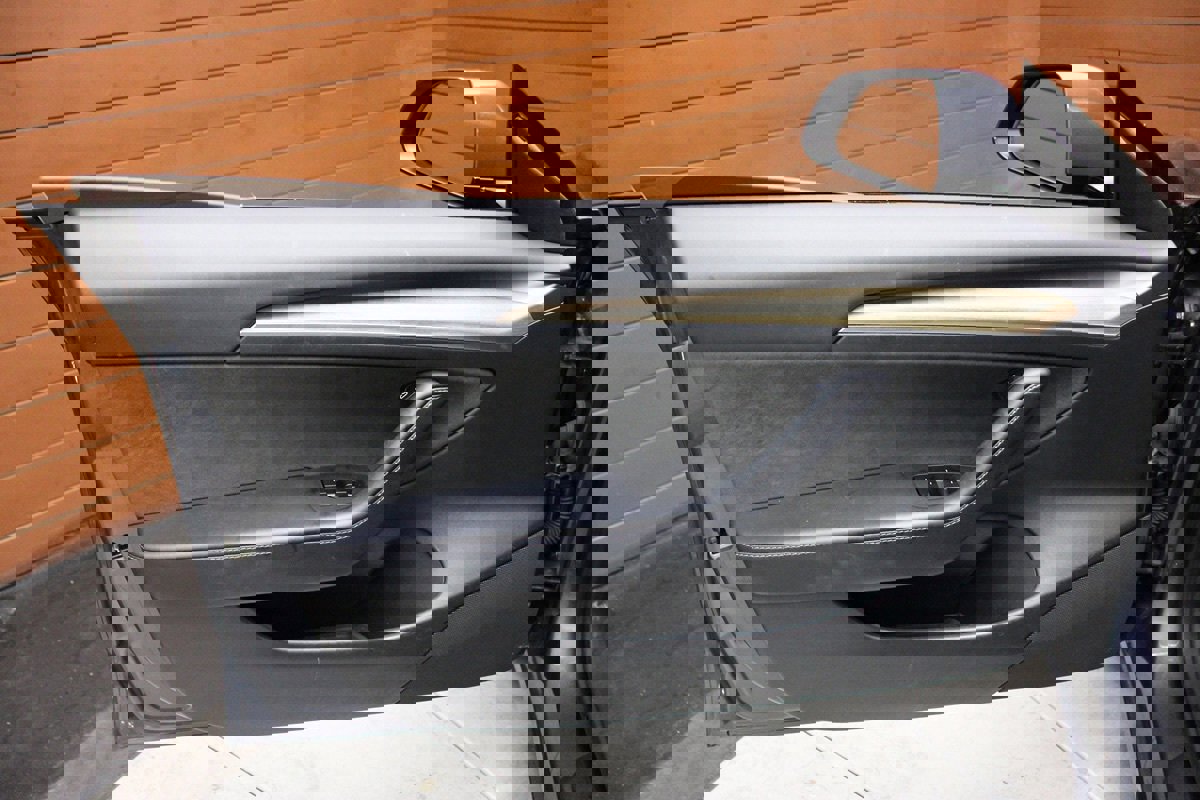 Used 2023 Tesla Model 3 Standard Range RWD image 33