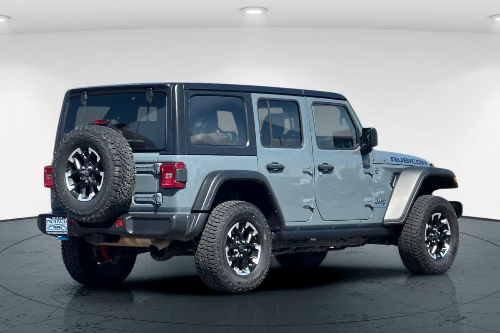 Used 2024 Jeep Wrangler Unlimited Rubicon 4xe AWD/4WD image 2