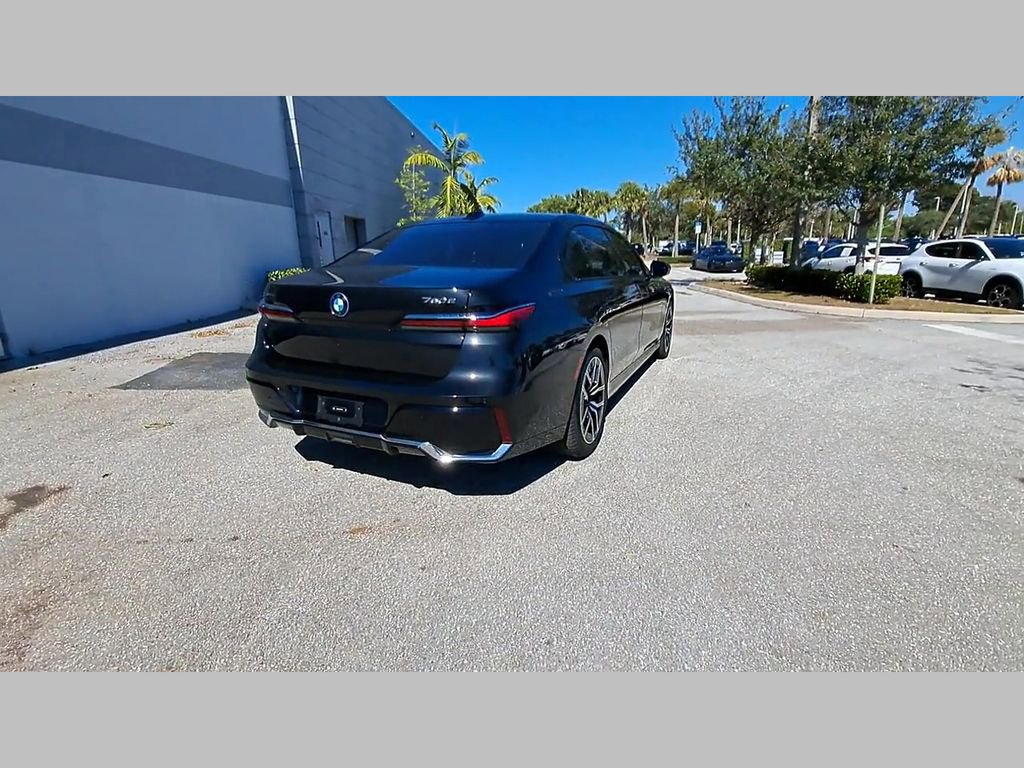 Used 2024 BMW 750e xDrive image 37