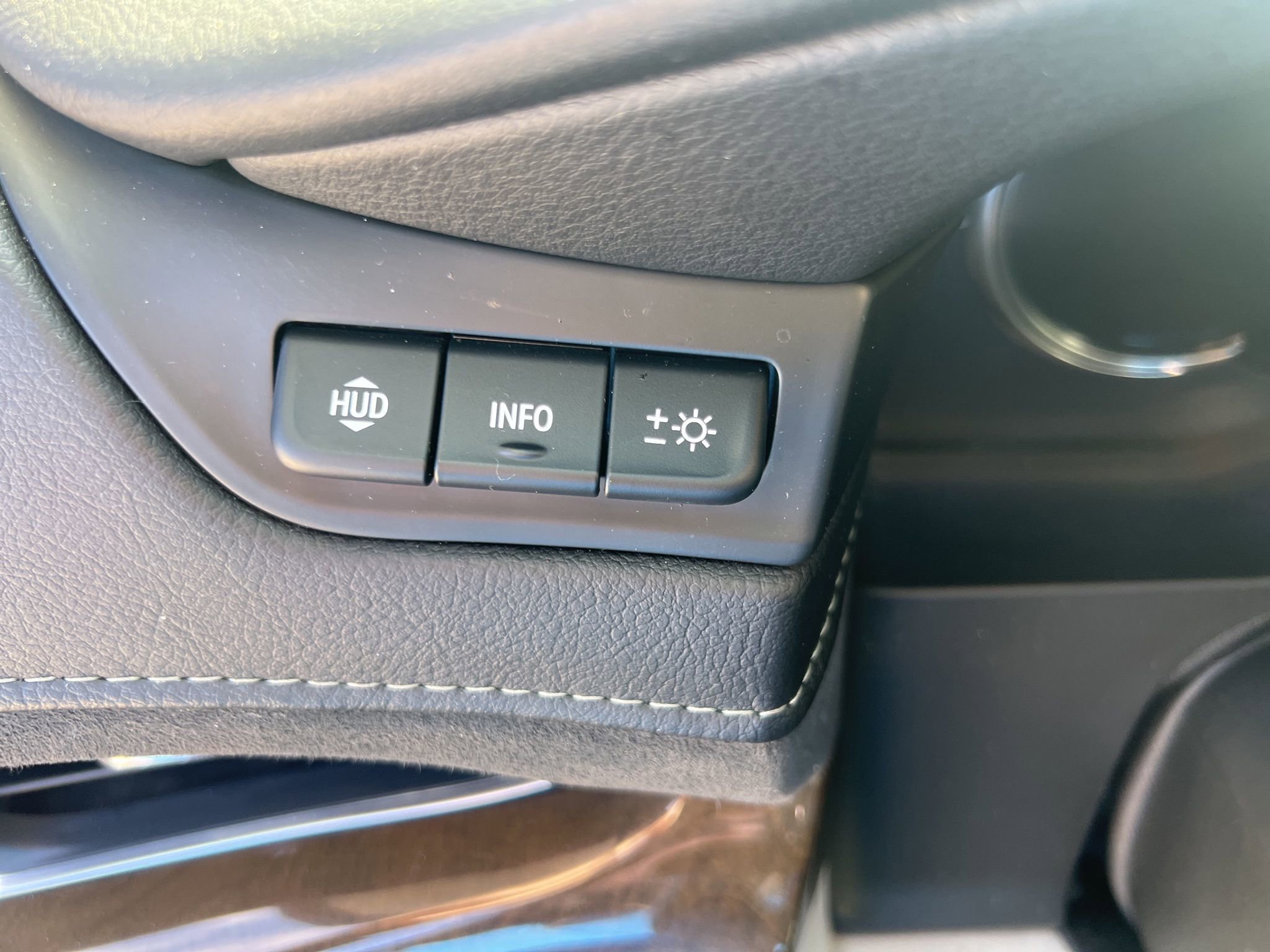 Used 2019 Cadillac Escalade Luxury image 23