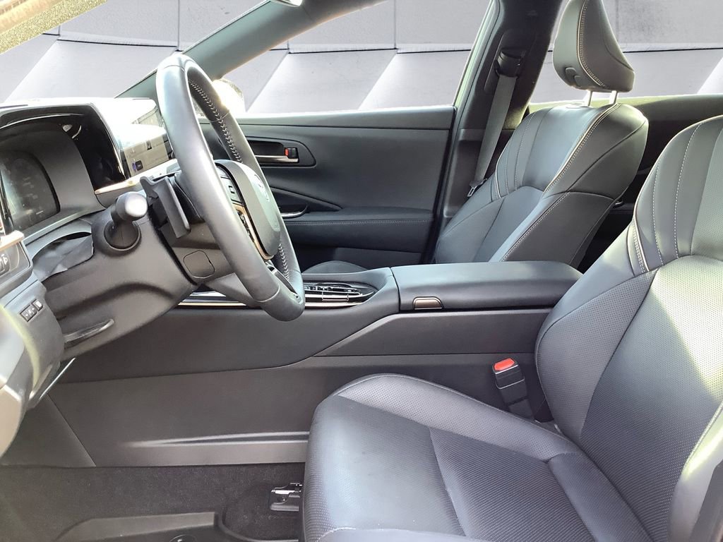 Used 2025 Toyota Crown Signia AWD/4WD image 7