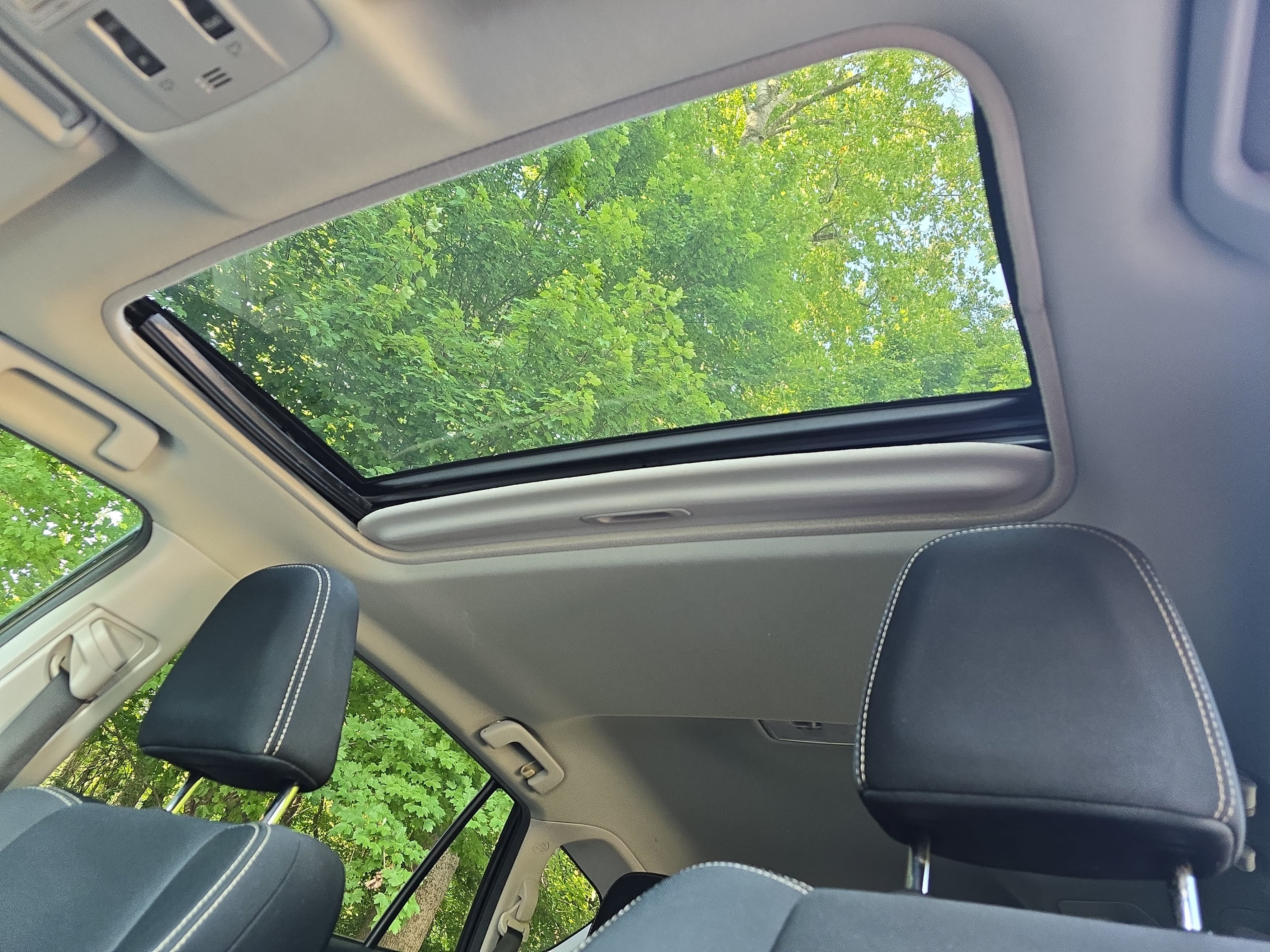 Used 2015 Toyota RAV4 XLE FWD image 27