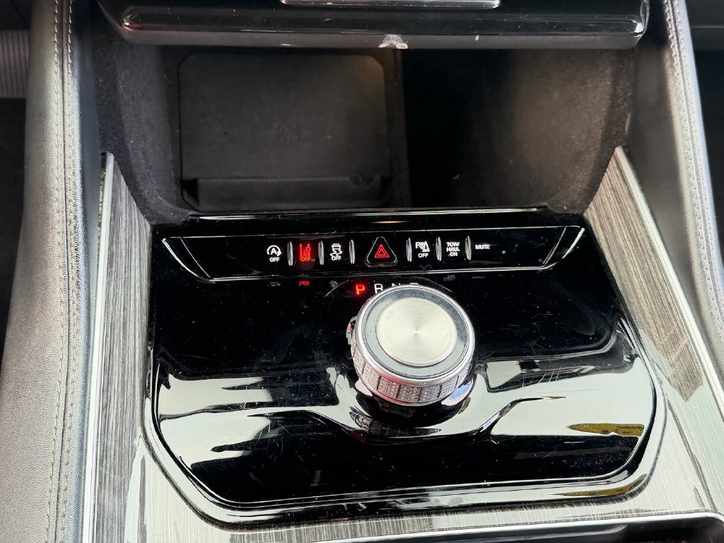 Used 2022 Jeep Wagoneer Series II RWD image 27
