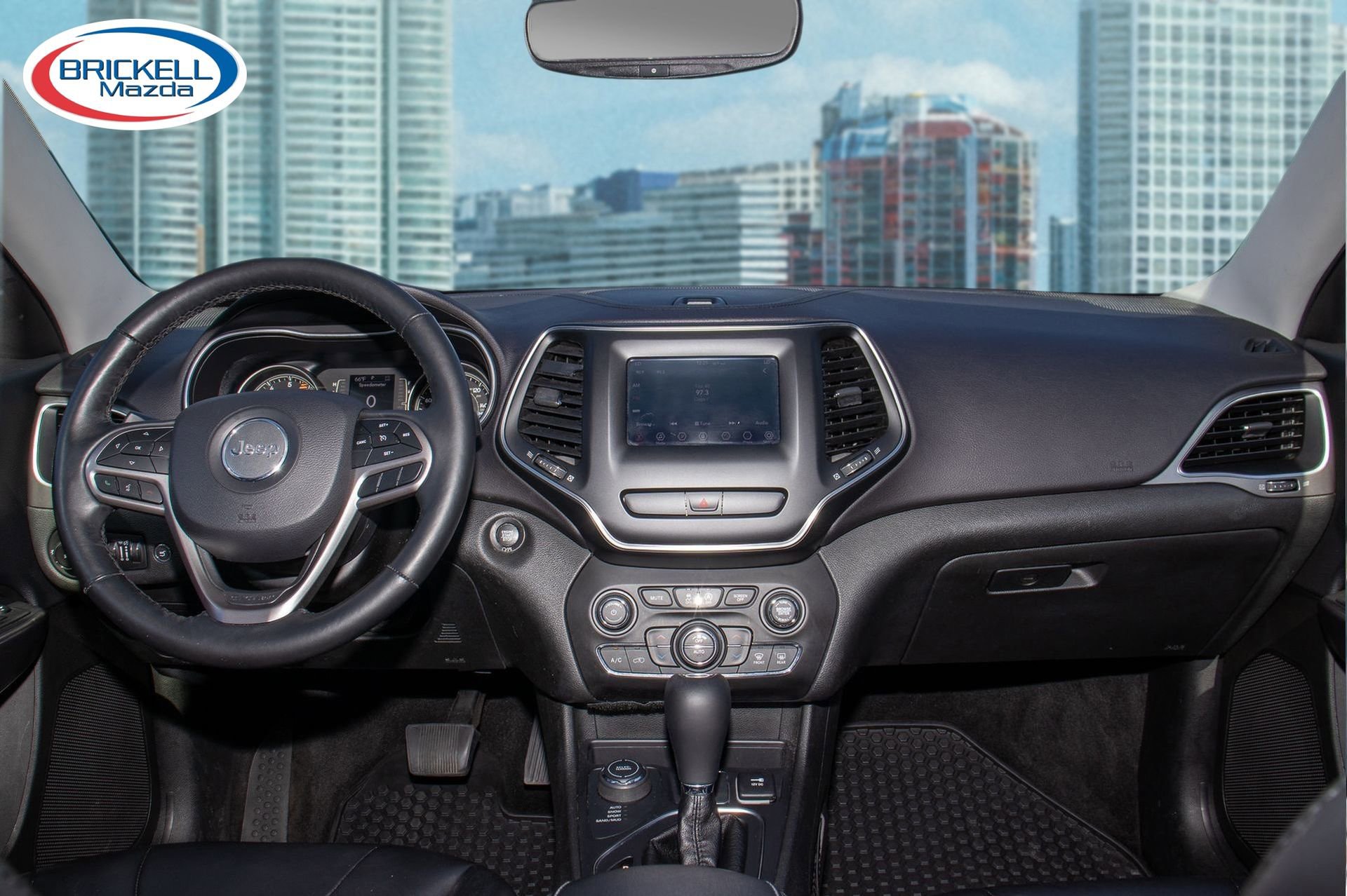 Used 2019 Jeep Cherokee Latitude Plus w/ Comfort/Convenience Group image 8