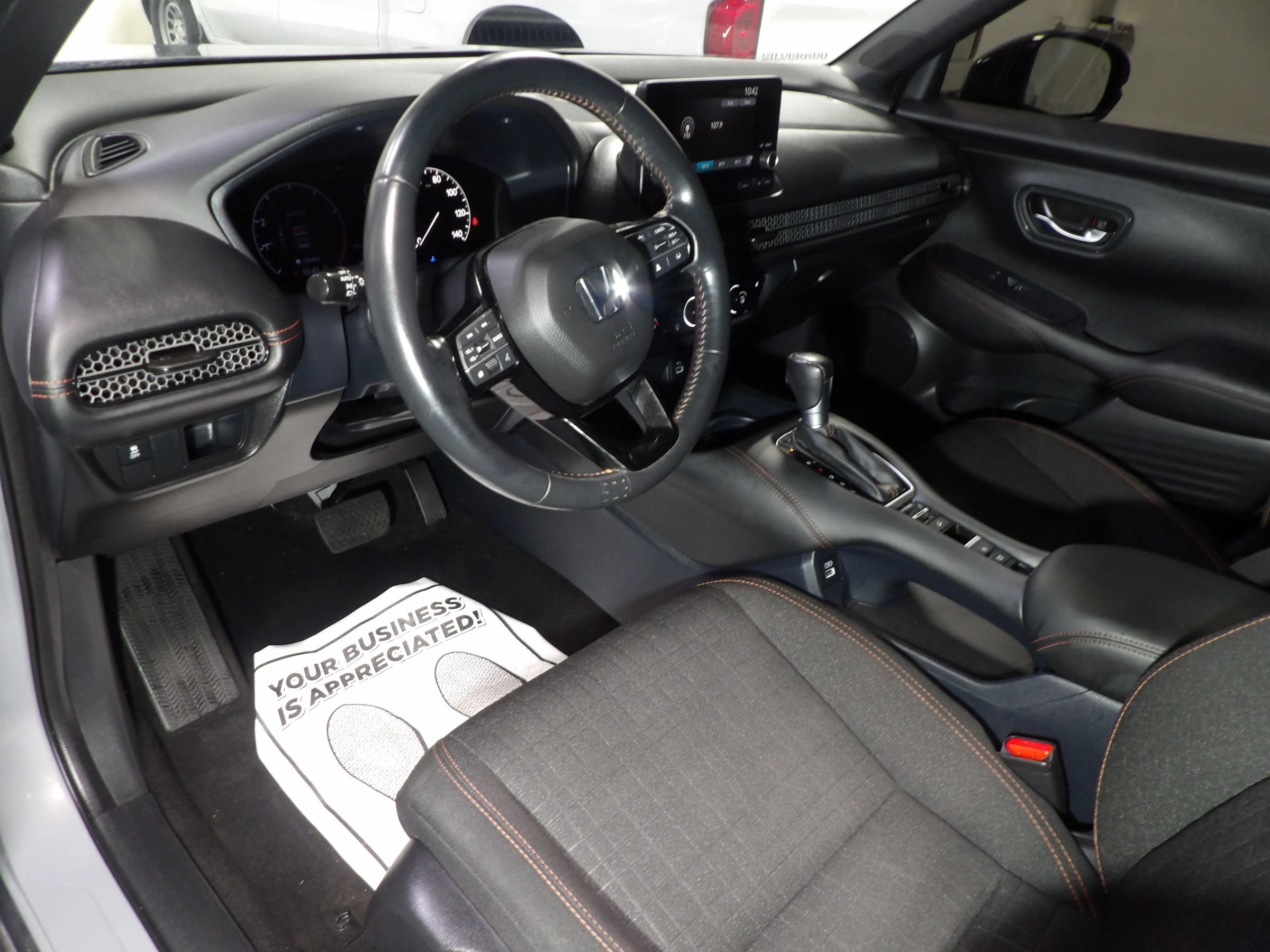 Used 2023 Honda HR-V Sport image 8