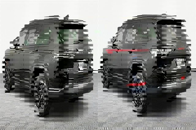 New 2025 Jeep Grand Cherokee L Altitude image 4