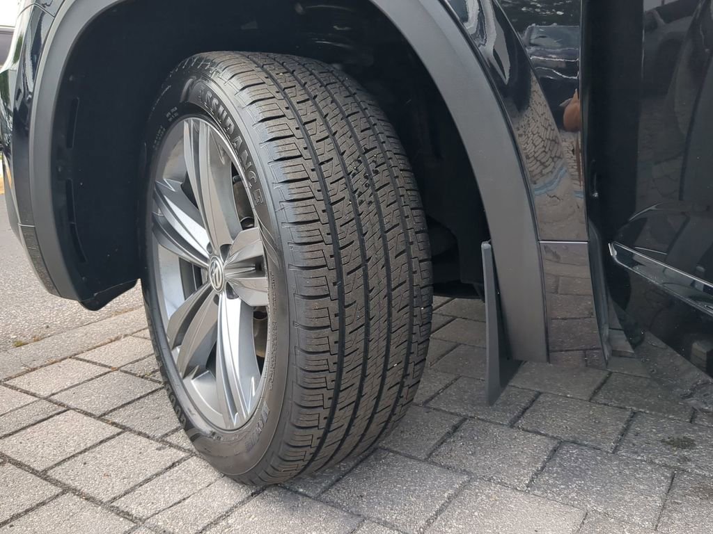 Used 2019 Volkswagen Atlas SEL R-Line AWD/4WD image 39