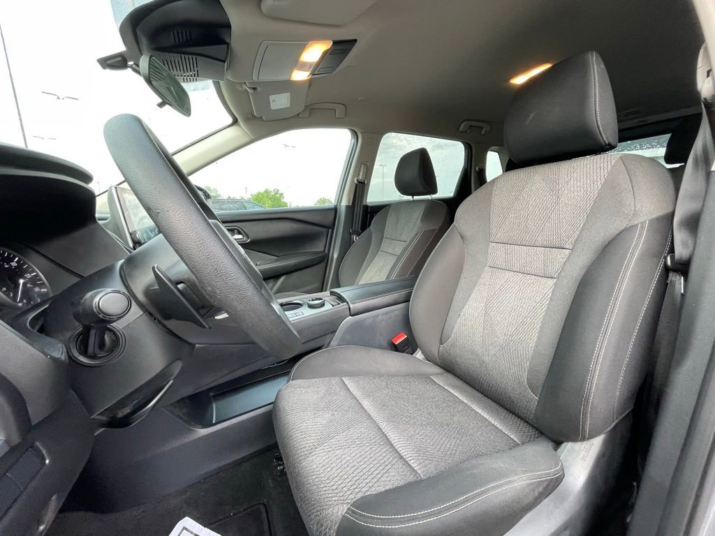 Used 2024 Nissan Rogue SV AWD/4WD image 19