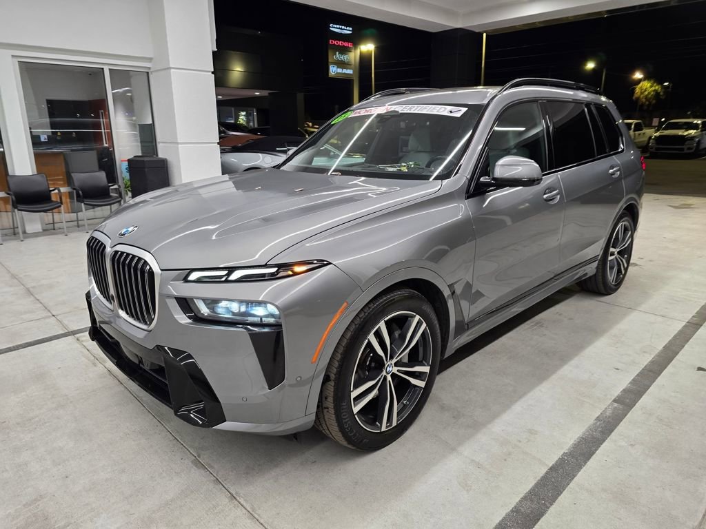 Used 2023 BMW X7 xDrive40i w/ Executive Package image 2