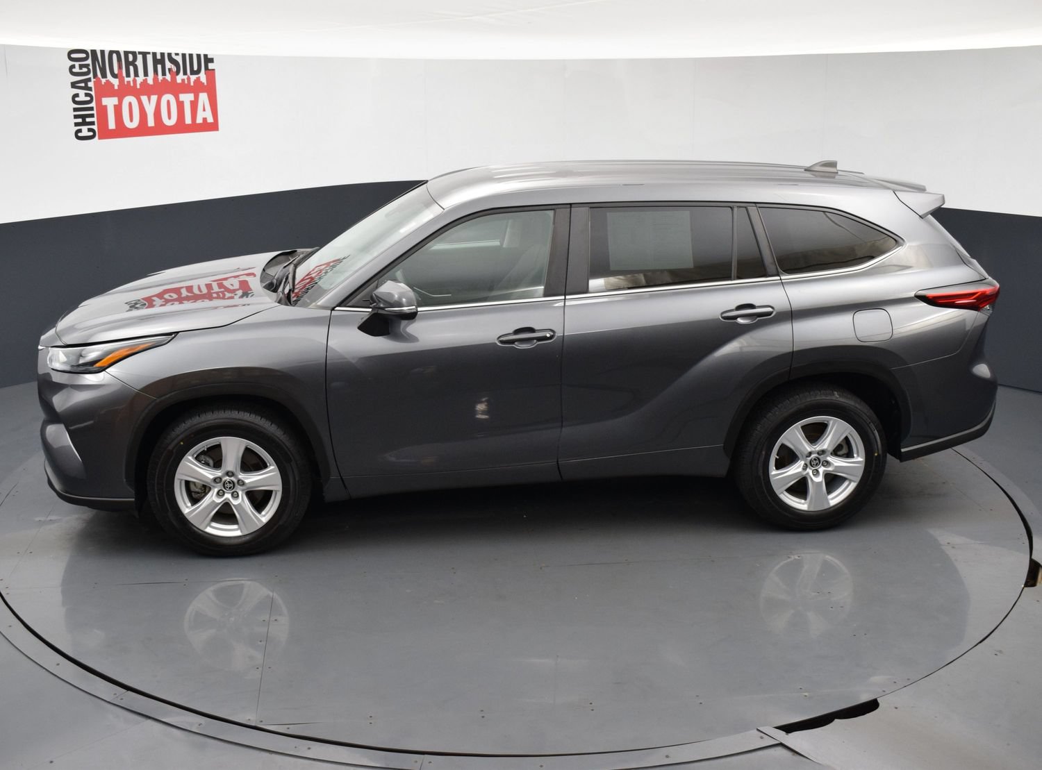 Used 2023 Toyota Highlander L FWD image 19