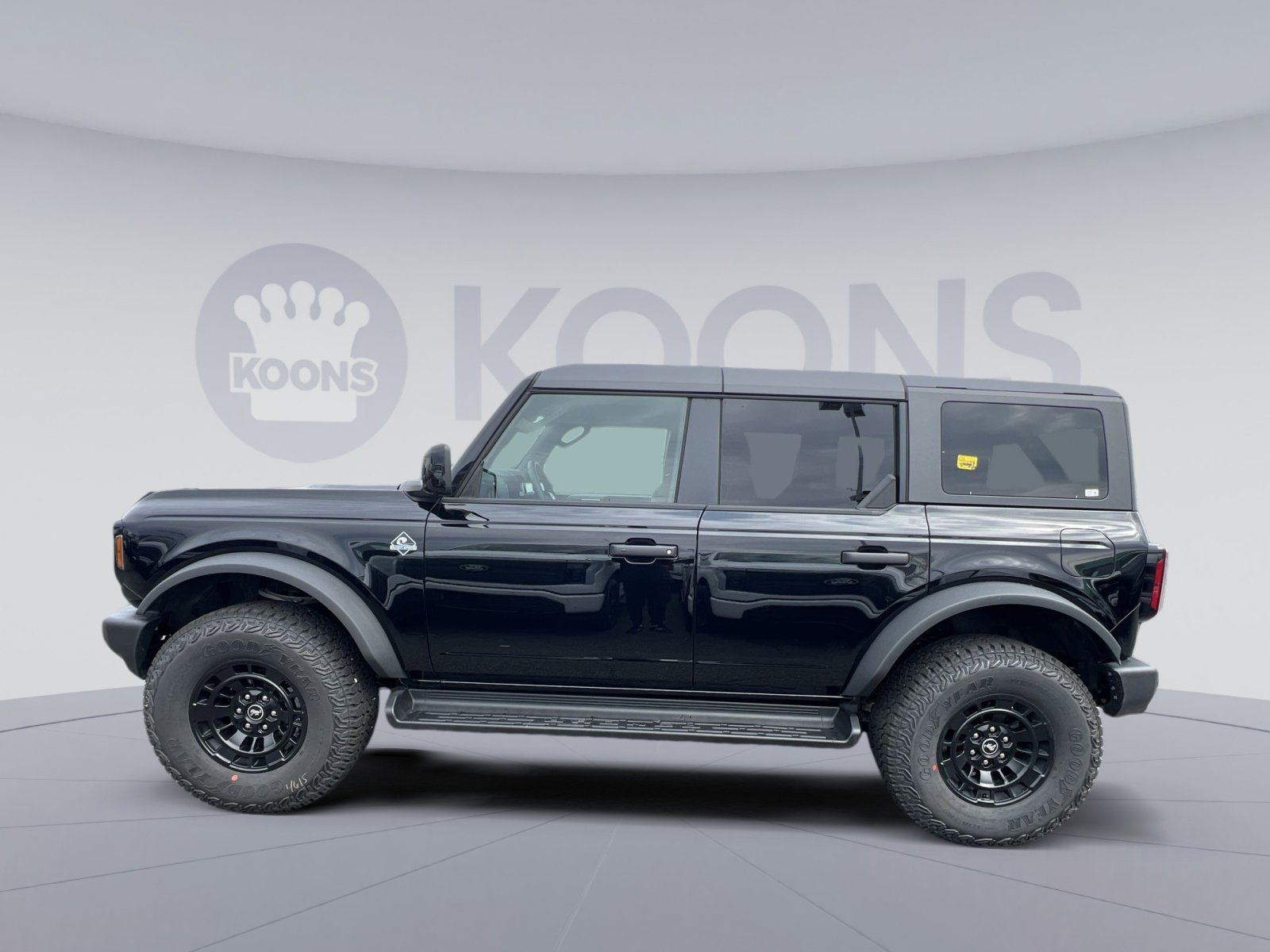 New 2026 Ford Bronco Outer Banks w/ Sasquatch Package AWD/4WD image 2