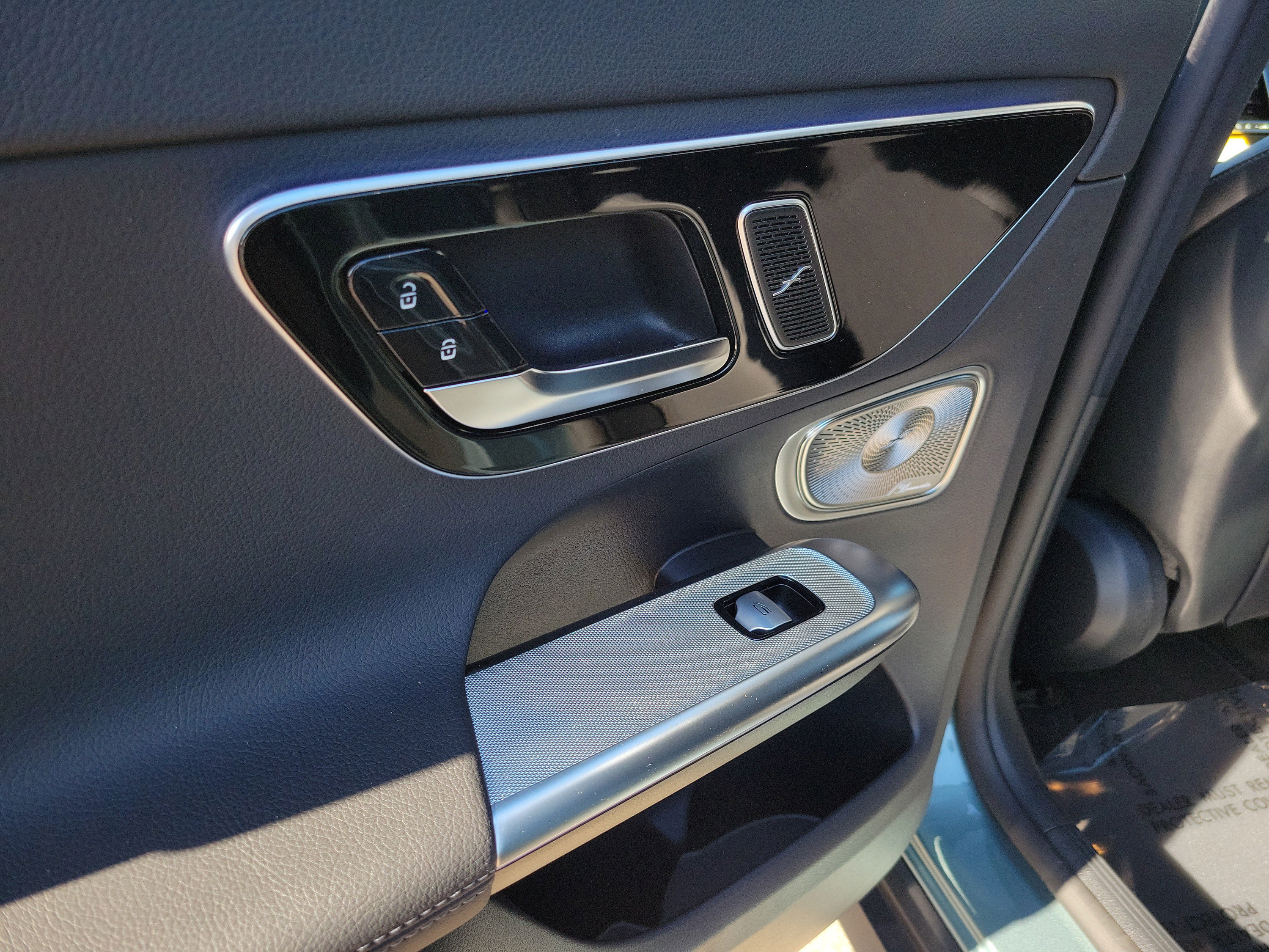 Certified 2026 Mercedes-Benz GLC 300 image 33