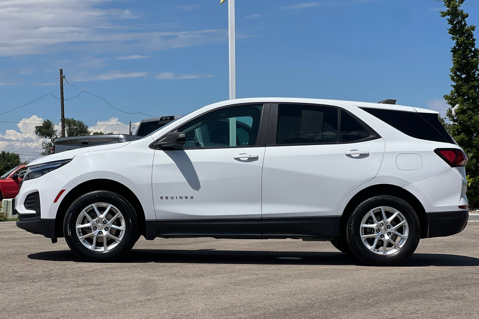 Used 2022 Chevrolet Equinox LS w/ LS Convenience Package AWD/4WD image 10