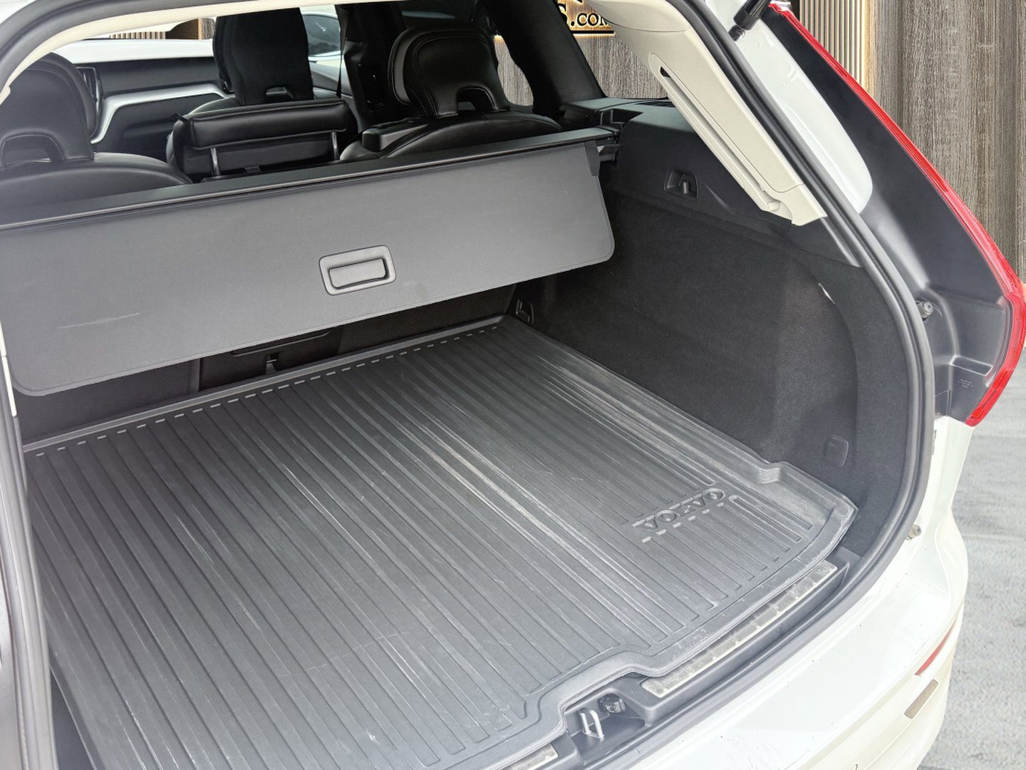 Used 2023 Volvo XC60 B5 Core image 15