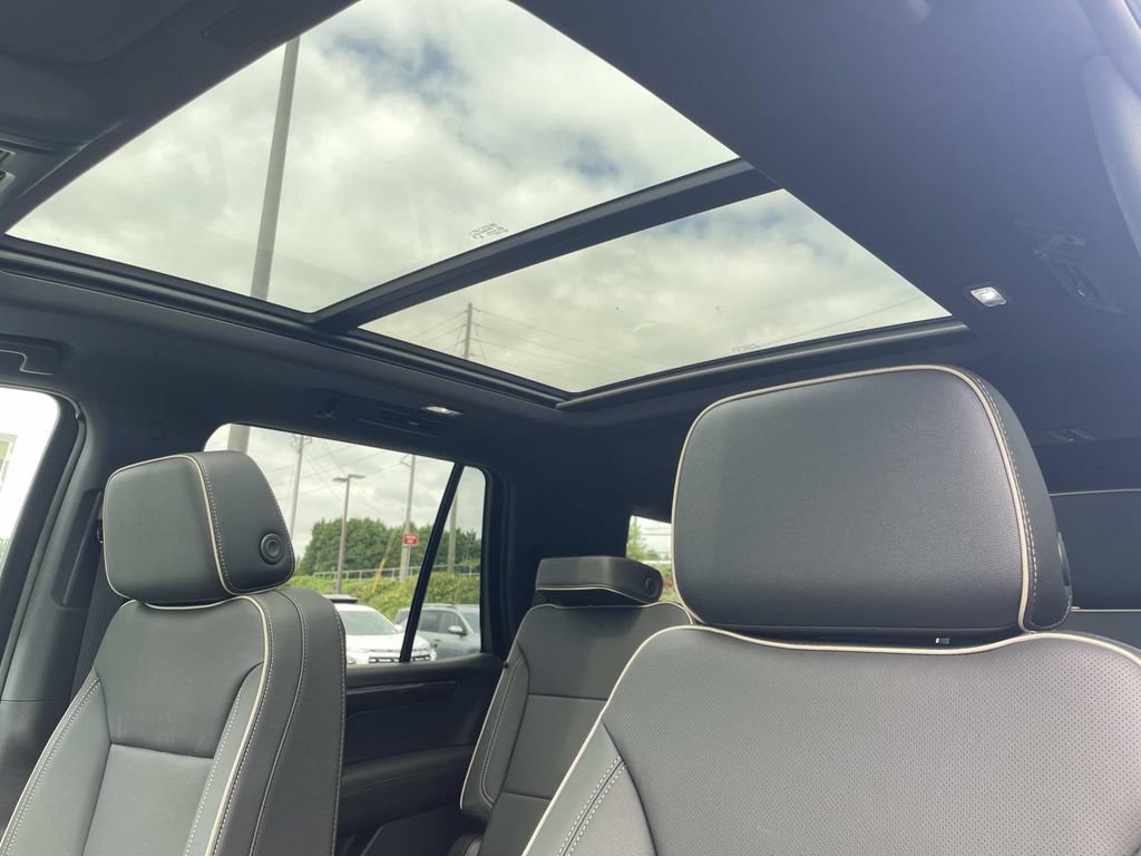 New 2026 Chevrolet Tahoe Premier w/ Sun And Tow Package AWD/4WD image 20