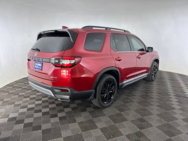 Certified 2025 Honda Pilot Touring image 6