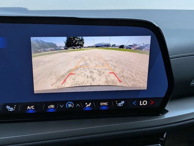 Used 2025 Chevrolet Traverse LT w/ Midnight/Sport Edition FWD image 31