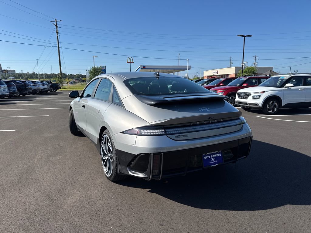 Used 2025 Hyundai Ioniq 6 SEL RWD image 3