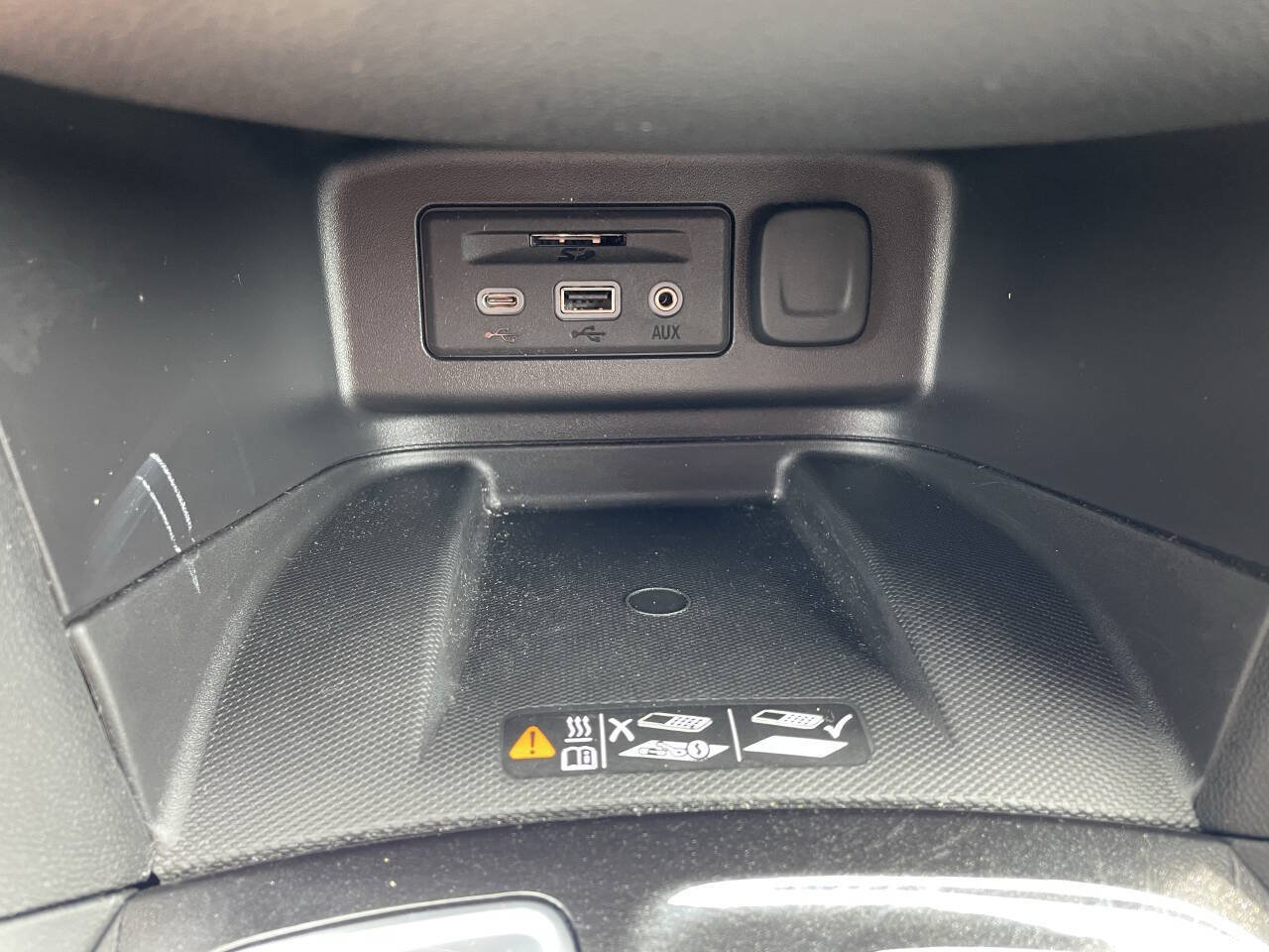 Used 2024 Chevrolet Equinox Premier AWD/4WD image 25