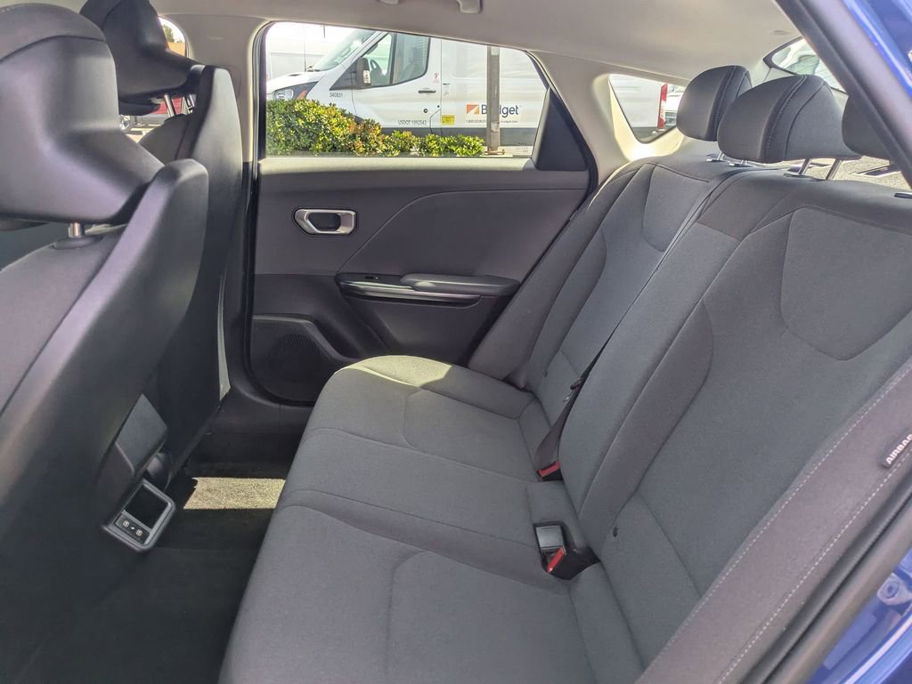 Used 2025 Kia K4 LXS image 30