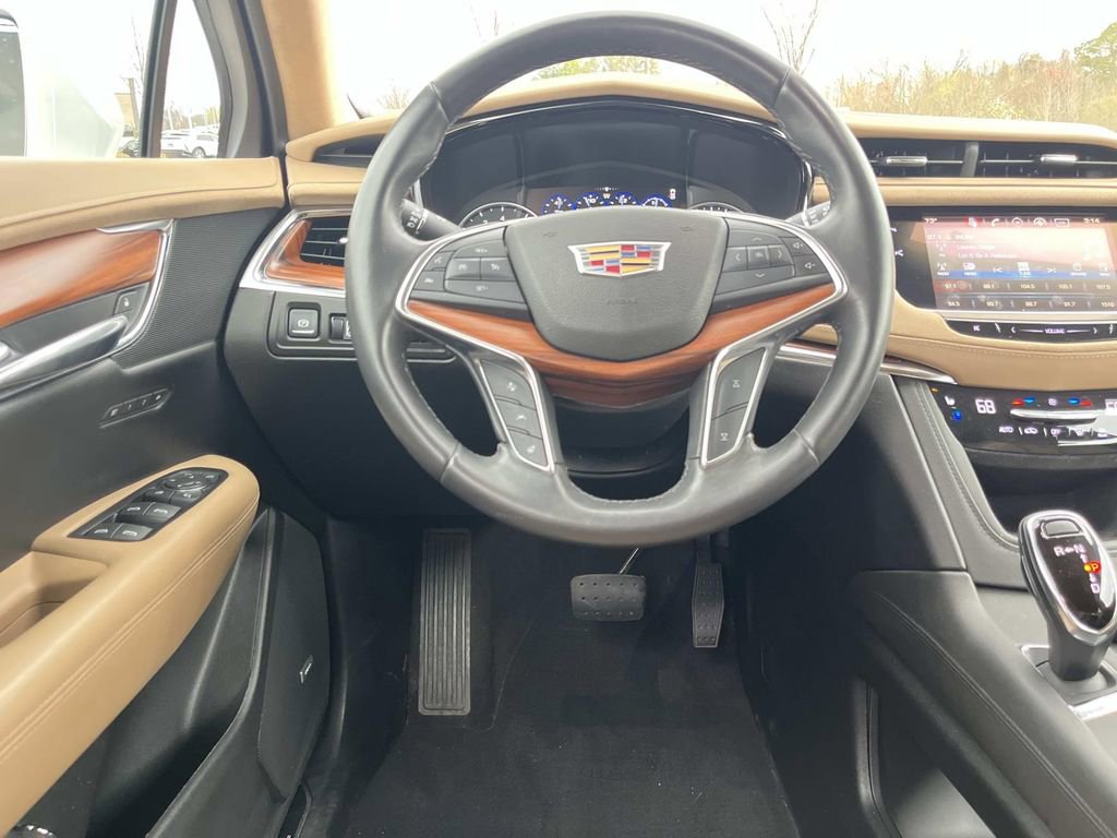 Used 2017 Cadillac XT5 Platinum w/ Driver Assist Package image 14