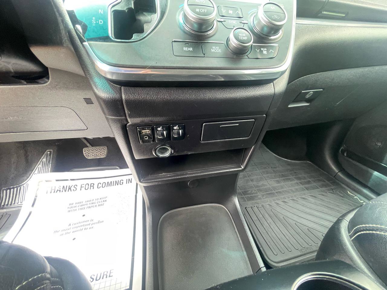 Used 2015 Toyota Sienna SE FWD image 16