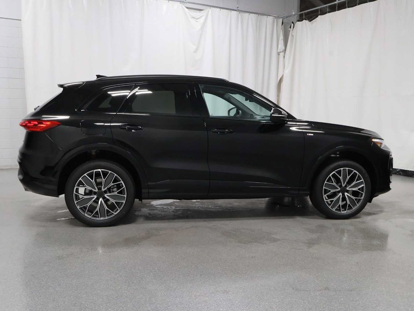New 2026 Audi Q5 Premium Plus AWD/4WD image 10