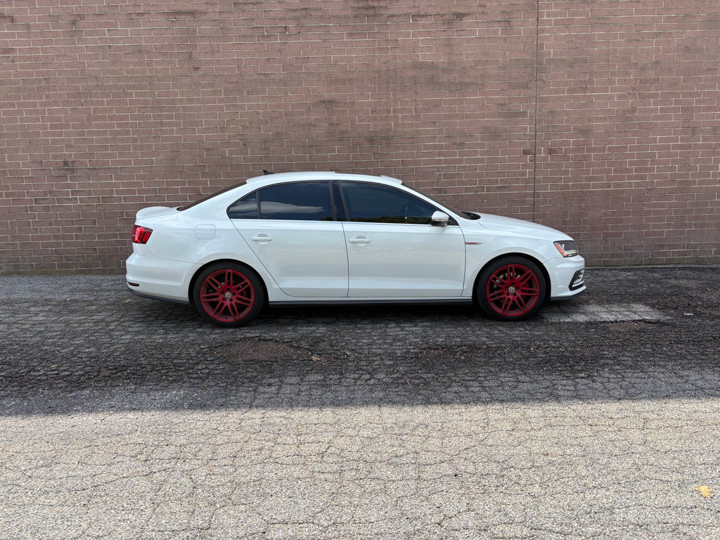 Used 2017 Volkswagen Jetta GLI image 6