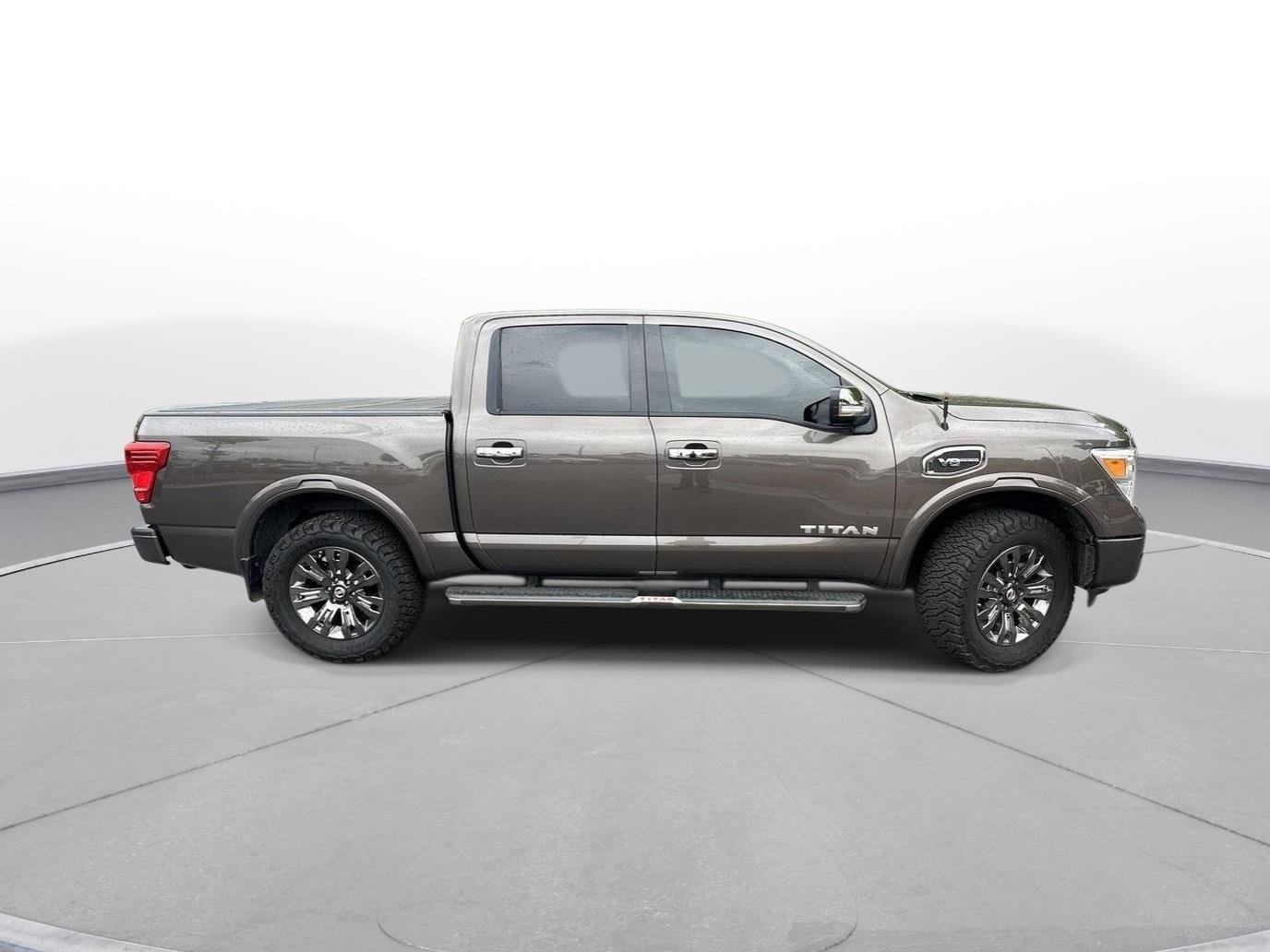Used 2017 Nissan Titan Platinum Reserve RWD image 5