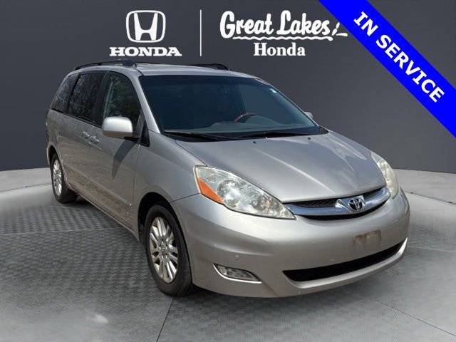 Used 2009 Toyota Sienna XLE FWD image 1