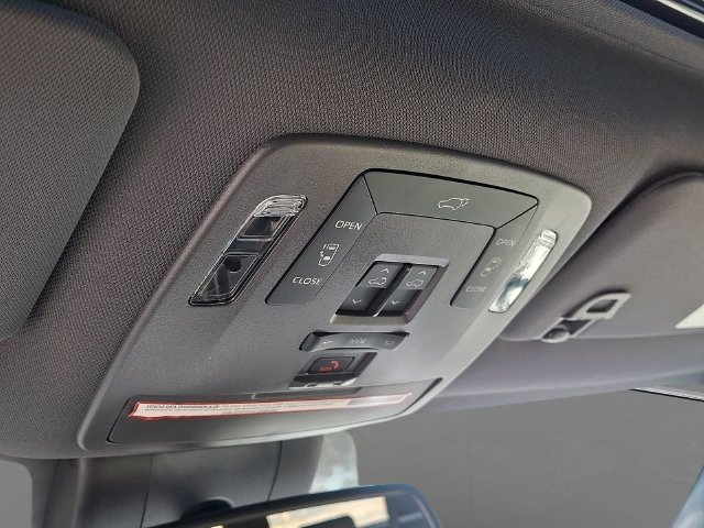 Used 2021 Toyota Sienna XLE FWD image 29