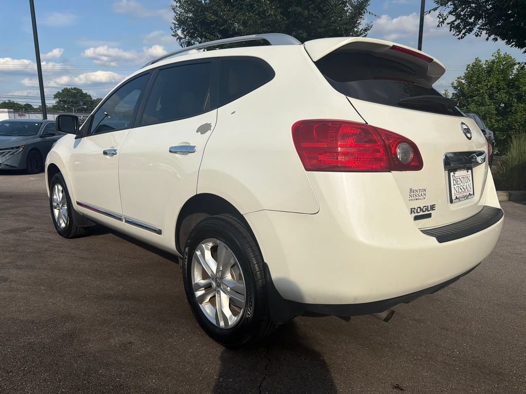 Used 2015 Nissan Rogue S w/ Convenience Package FWD image 3