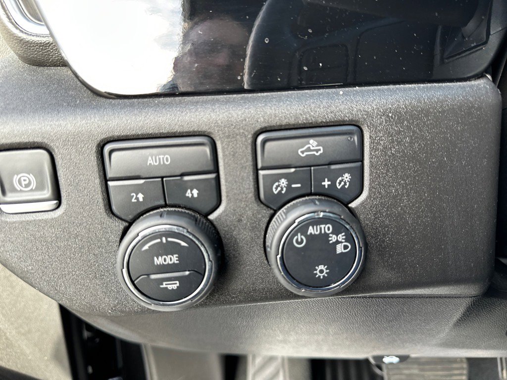 Used 2025 Chevrolet Silverado 1500 LT image 24