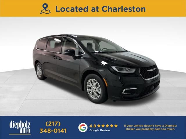 Used 2024 Chrysler Pacifica Touring-L image 1
