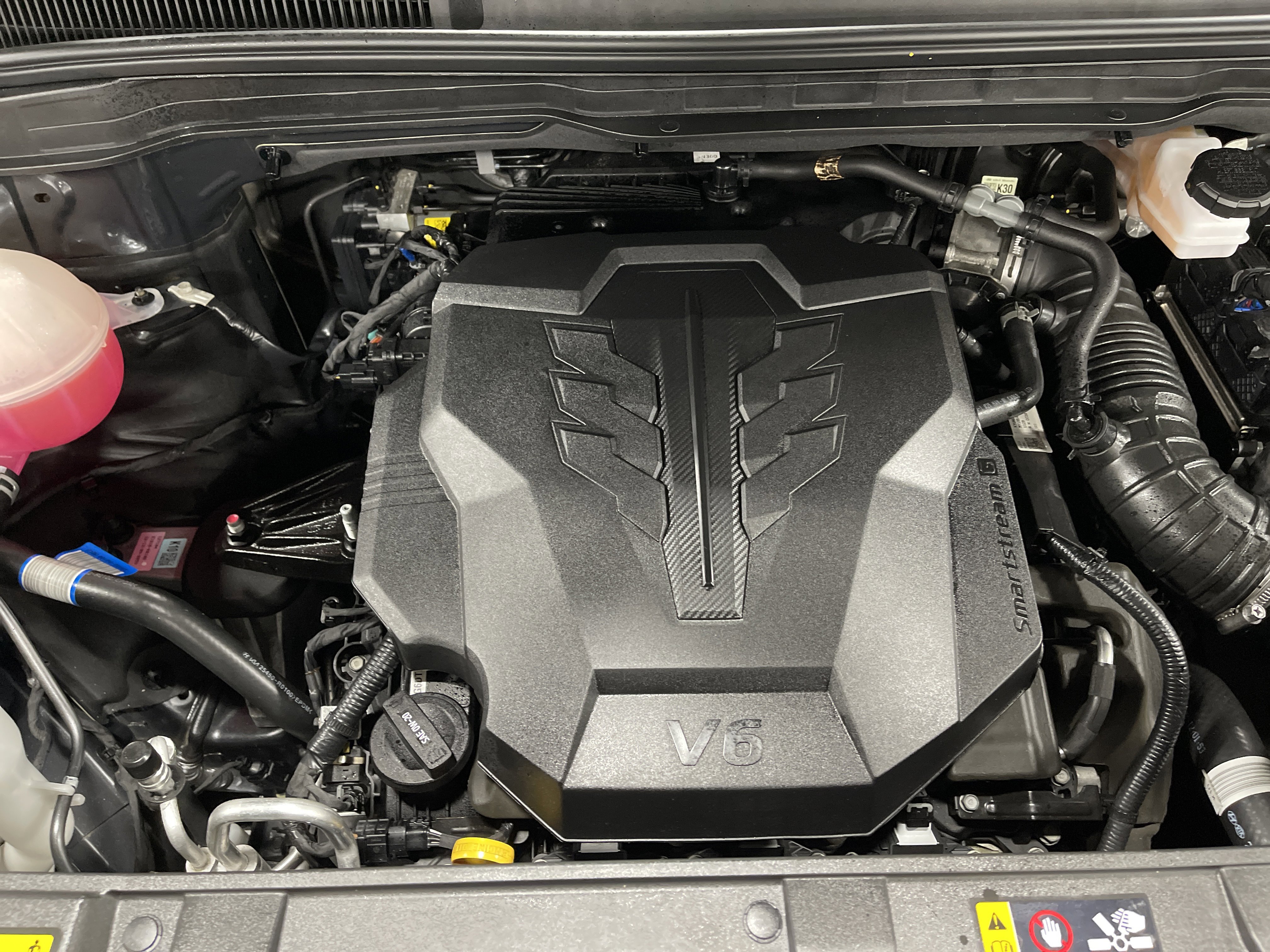 Used 2023 Kia Carnival LX image 17