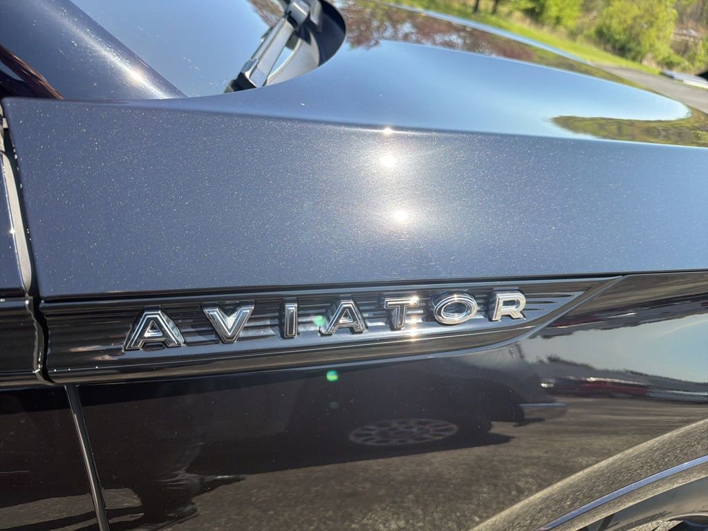 Used 2022 Lincoln Aviator Reserve w/ Equipment Group 201A AWD/4WD image 3