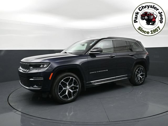 Used 2024 Jeep Grand Cherokee Summit AWD/4WD image 2