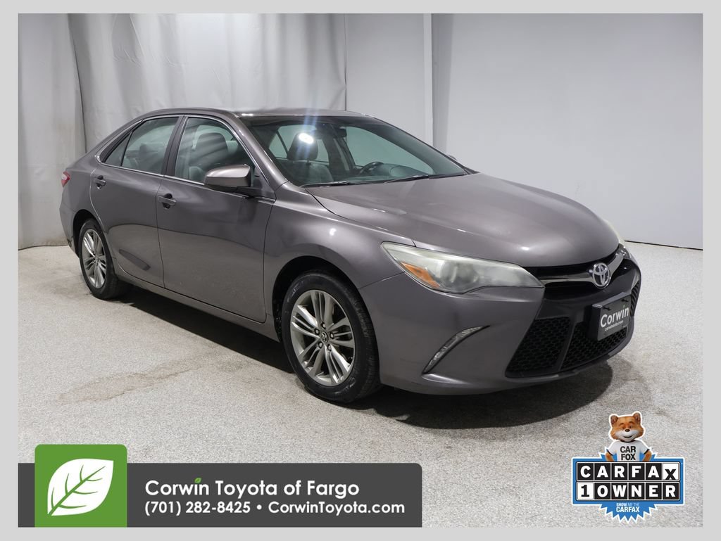 Used 2015 Toyota Camry SE FWD image 1