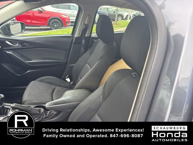 Used 2015 MAZDA MAZDA3 i Touring w/ Technology Package FWD image 5